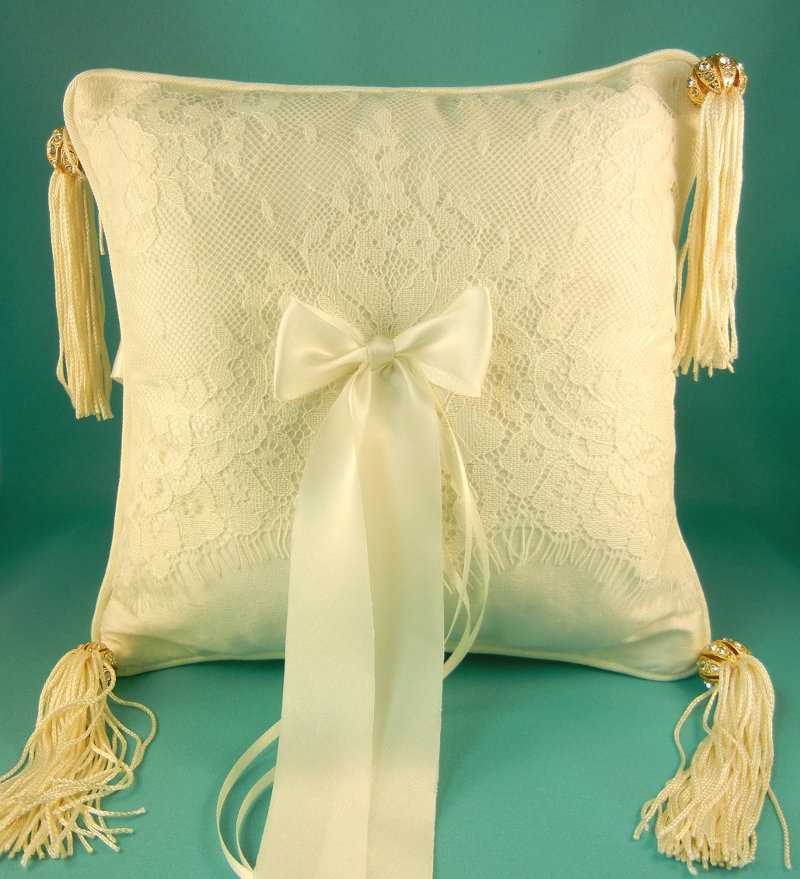 Silk Ring Pillow with Chantilly Lace & Tassels